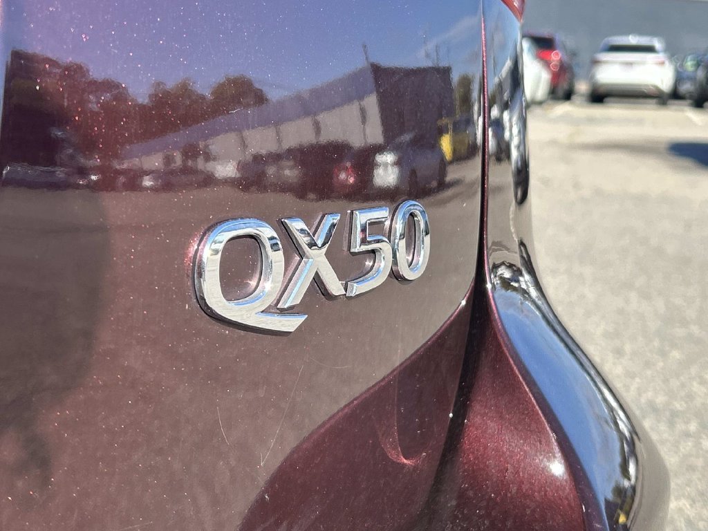 Used 2017 Black INFINITI Base image 12