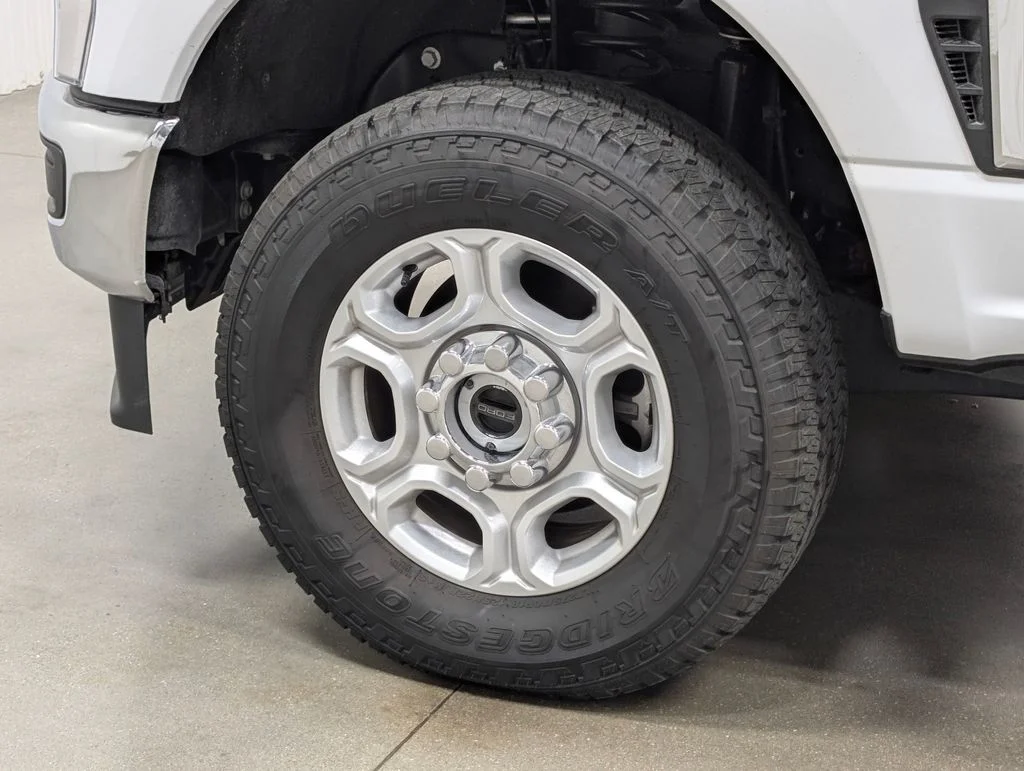 New 2026 Oxford White Ford F-250® XLT image 2