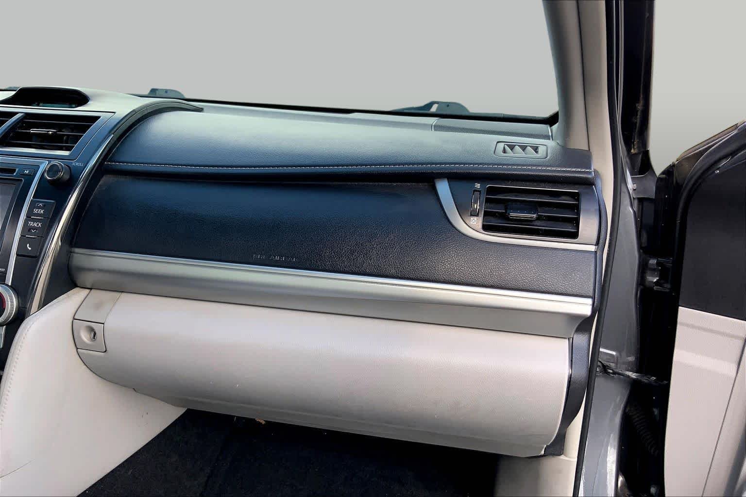 Used 2014 Magnetic Gray Metallic Toyota LE image 18