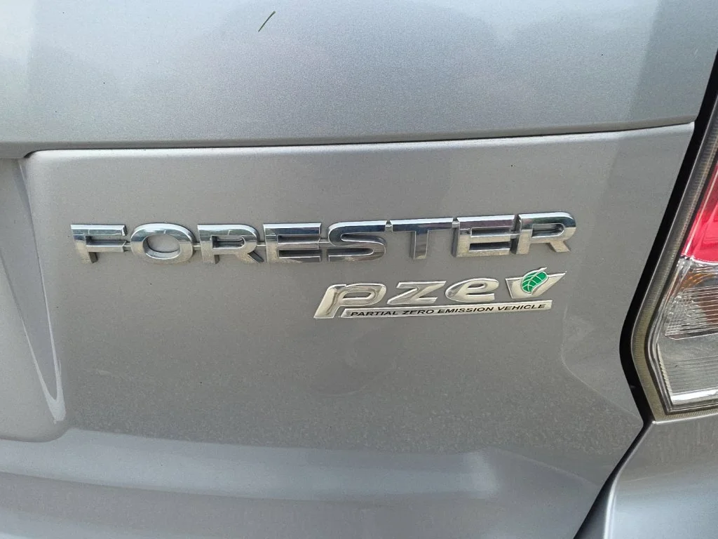 Used 2017 Silver Subaru 2.5i Premium image 9