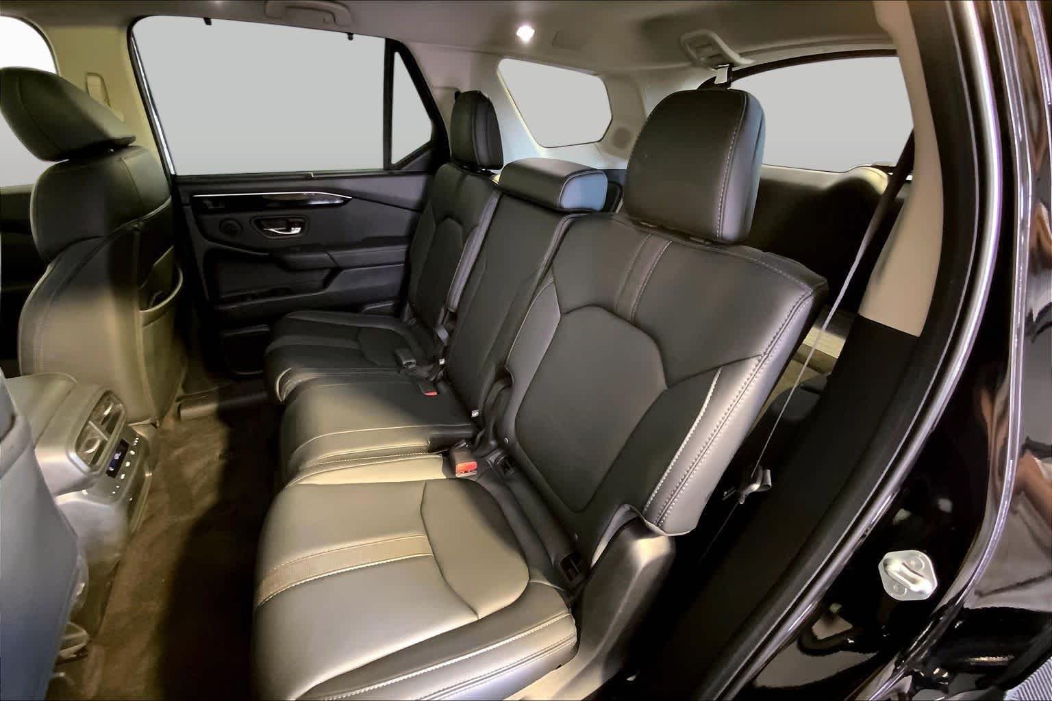 Used 2025 Crystal Black Pearl Honda Touring image 21