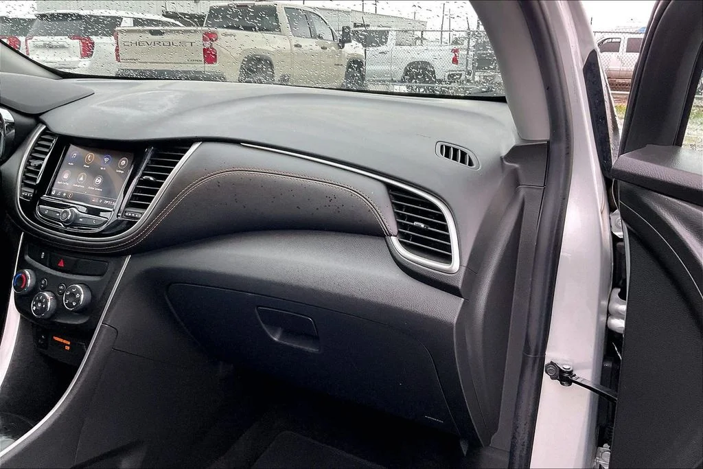 Used 2022 Silver Chevrolet LS image 23