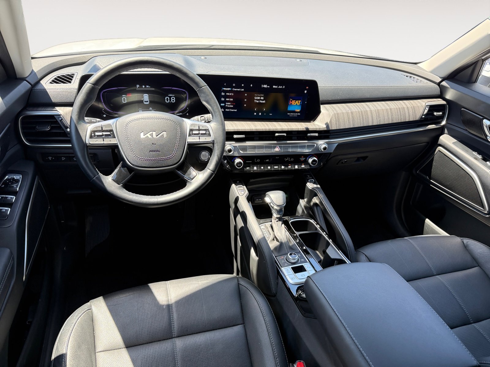 Used 2023 White Pearl Kia EX image 15