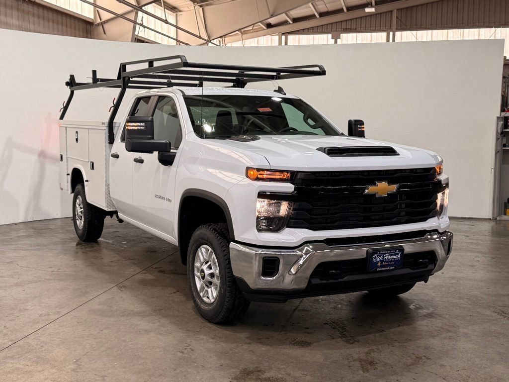 New 2026 Summit White Chevrolet WT image 8