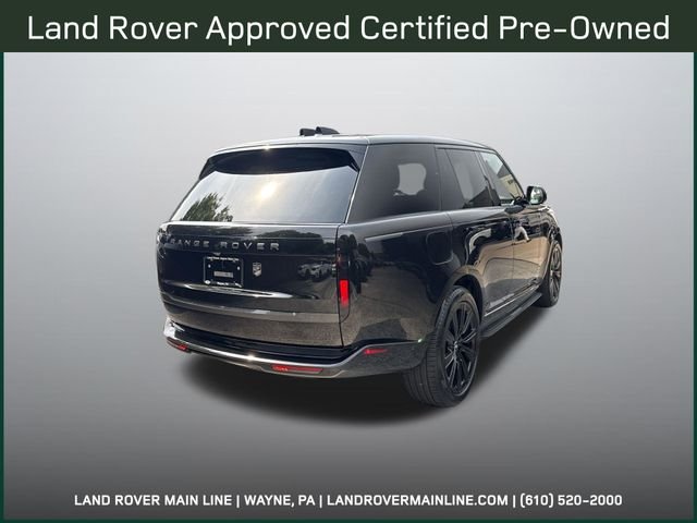 Certified Used 2025 Santorini Black Land Rover SE image 5