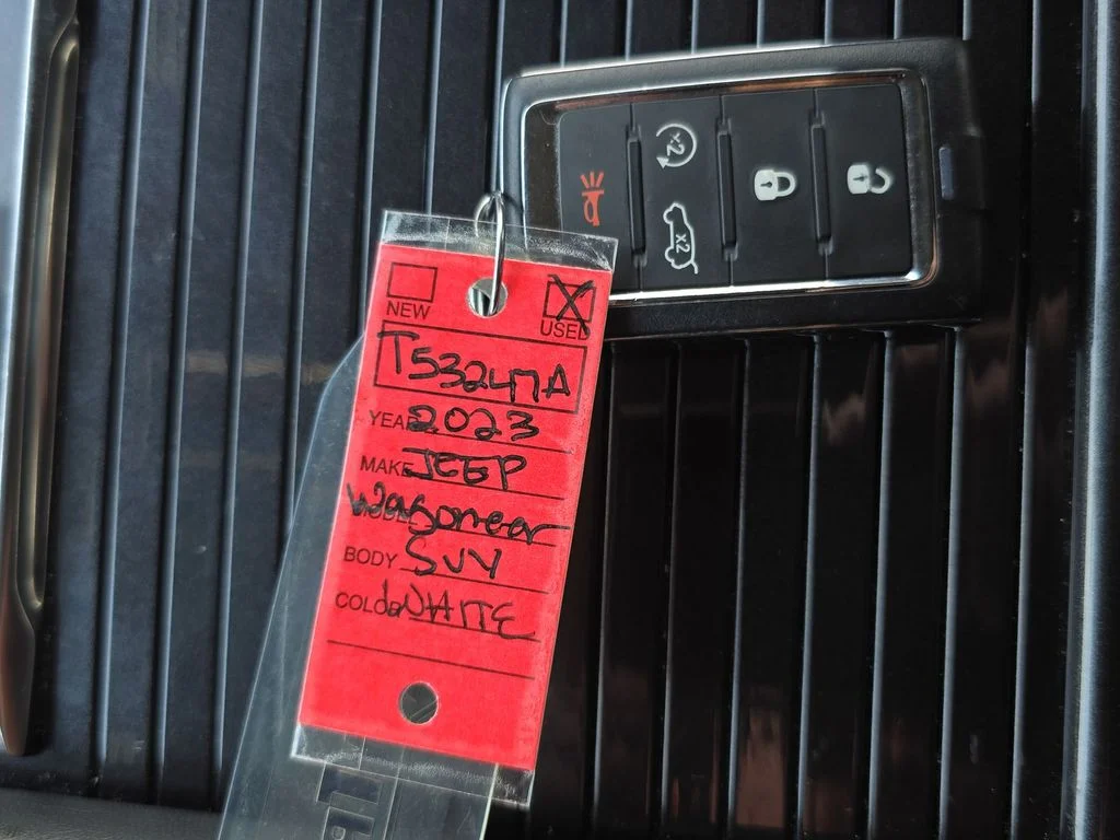 Used 2023 White Jeep Base image 42