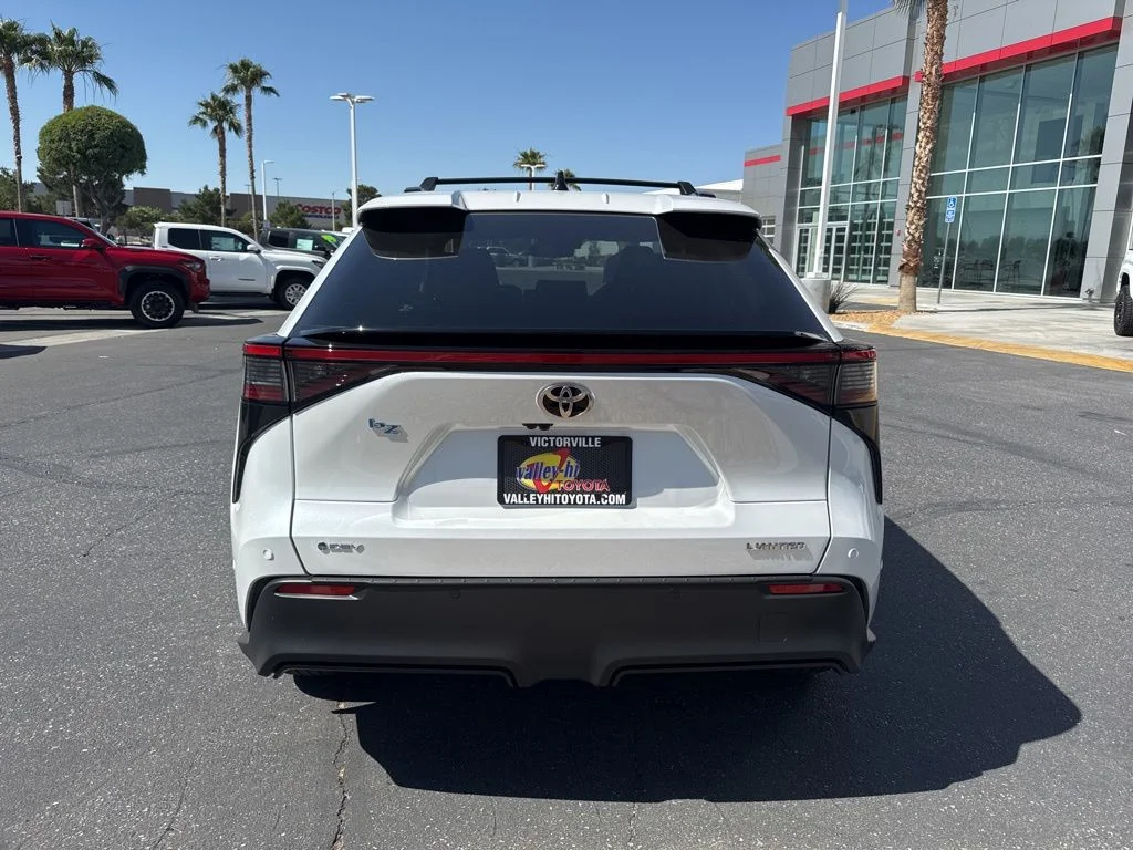 New 2026 Wind Chill Pearl <sup>1</sup> Toyota  Limited image 3