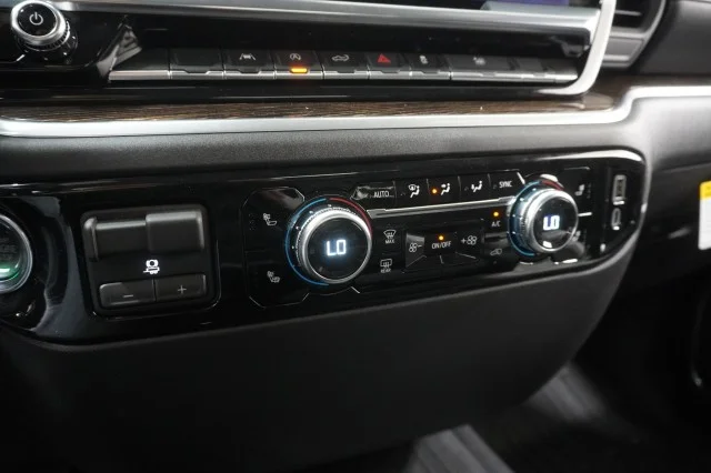 New 2026 Sterling Metallic GMC Elevation image 35