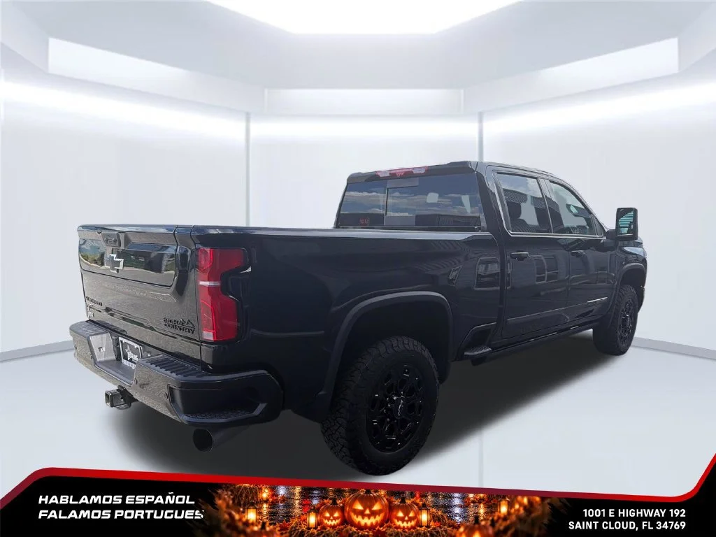 Used 2024 Black Chevrolet High Country image 5