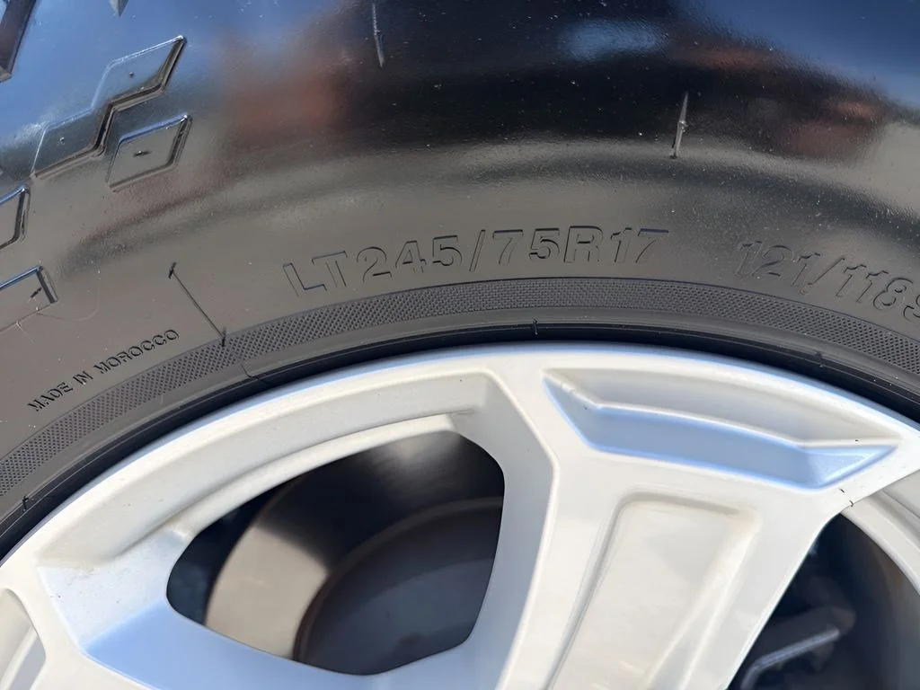 Used 2022 Silver Jeep Sport S image 28