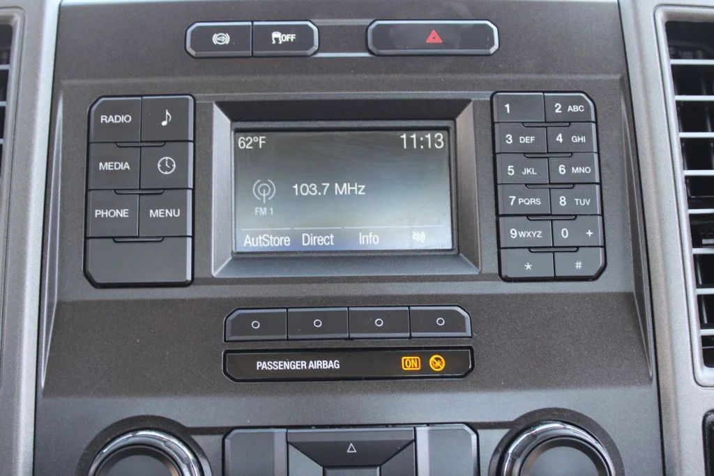 Used 2019 White Ford XL image 20