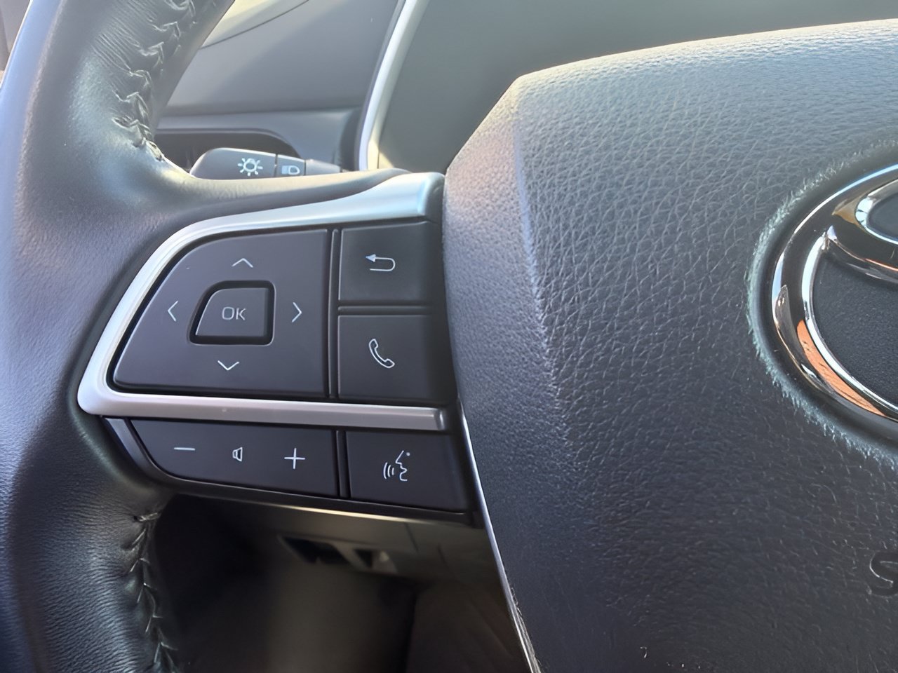 Used 2023 Blueprint Toyota Limited image 24