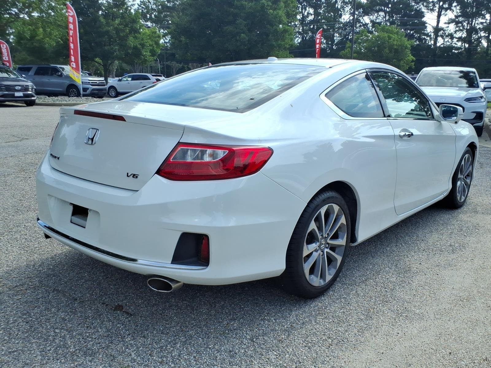 Used 2014 White Orchid Pearl Honda EXLV6 image 8