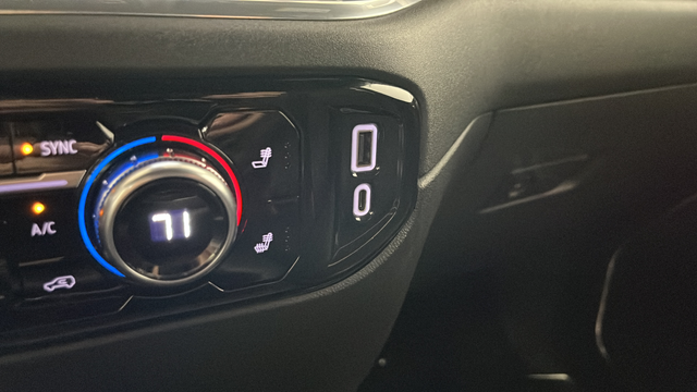 Used 2022 Onyx Black GMC Elevation image 30