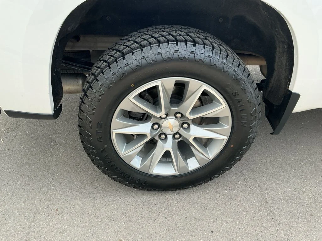 Used 2022 Beige Chevrolet High Country image 28