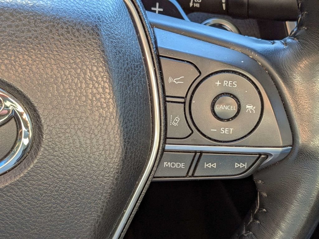 Used 2019 Blue Toyota XSE V6 image 27