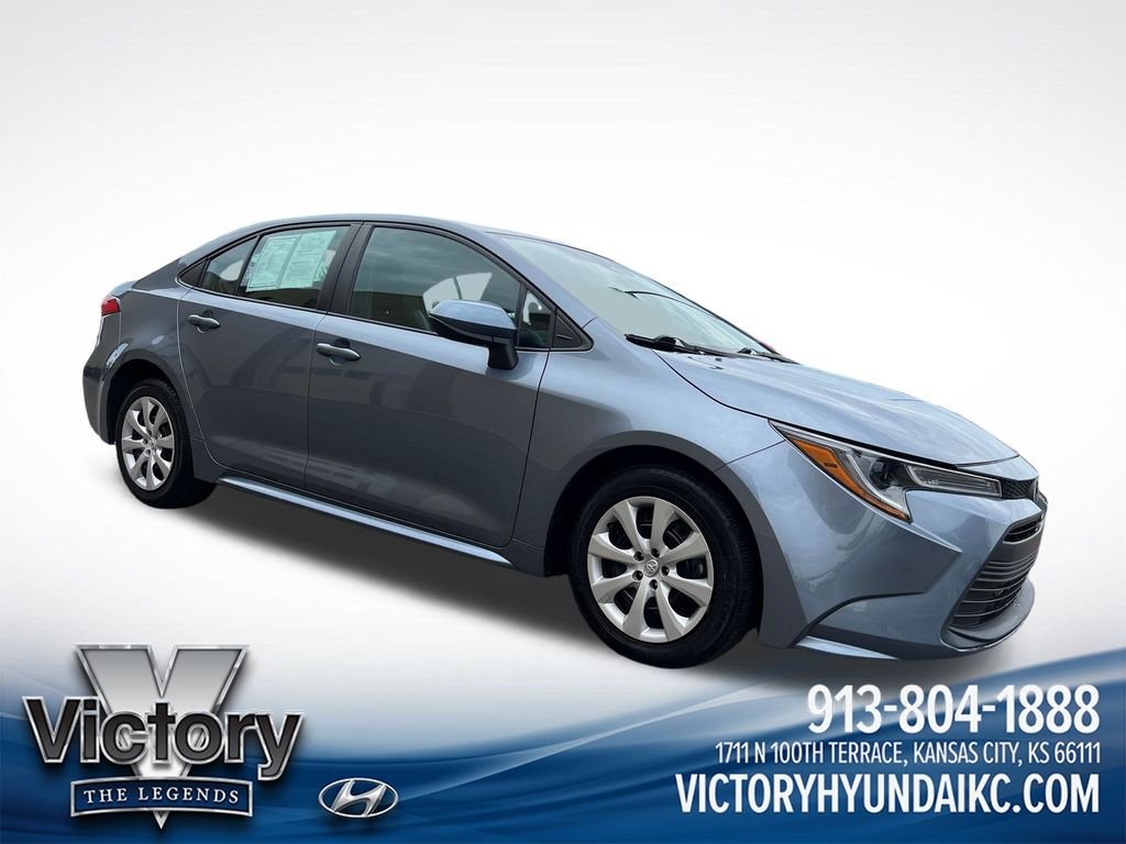Used 2024  Toyota LE image 7