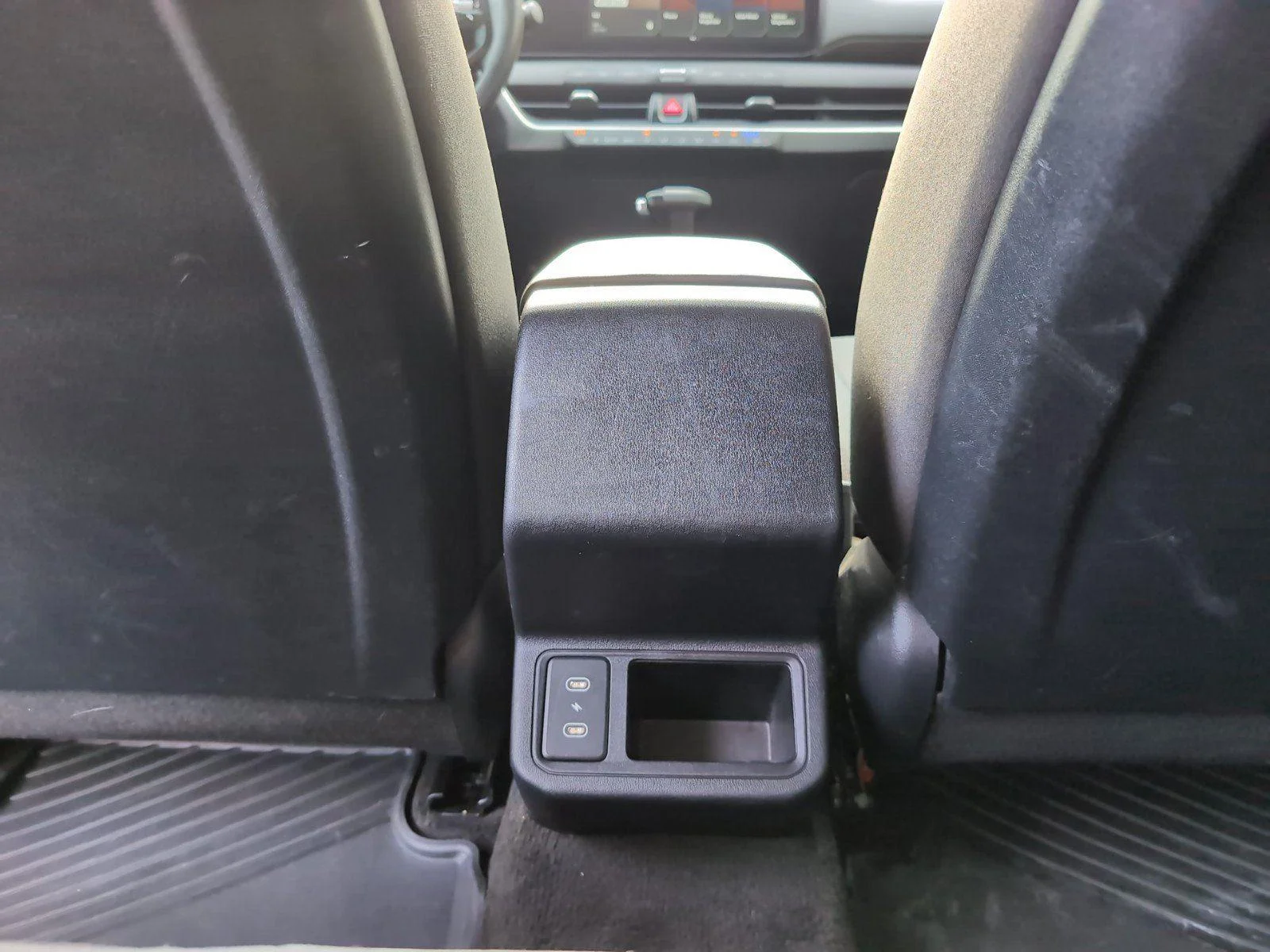 Used 2025 Aurora Black Pearl Kia LXS image 35