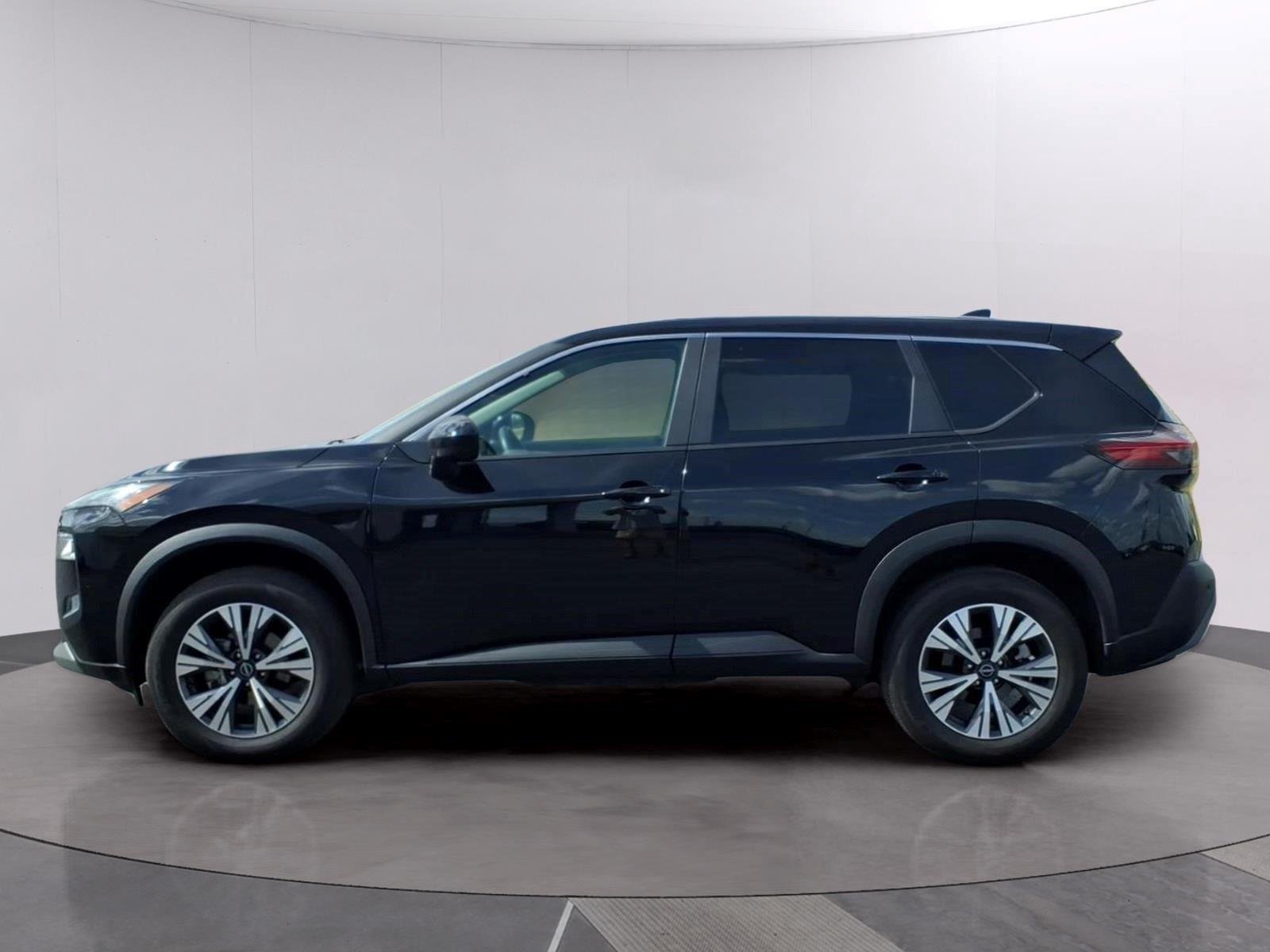 Used 2023 Super Black Nissan SV image 2