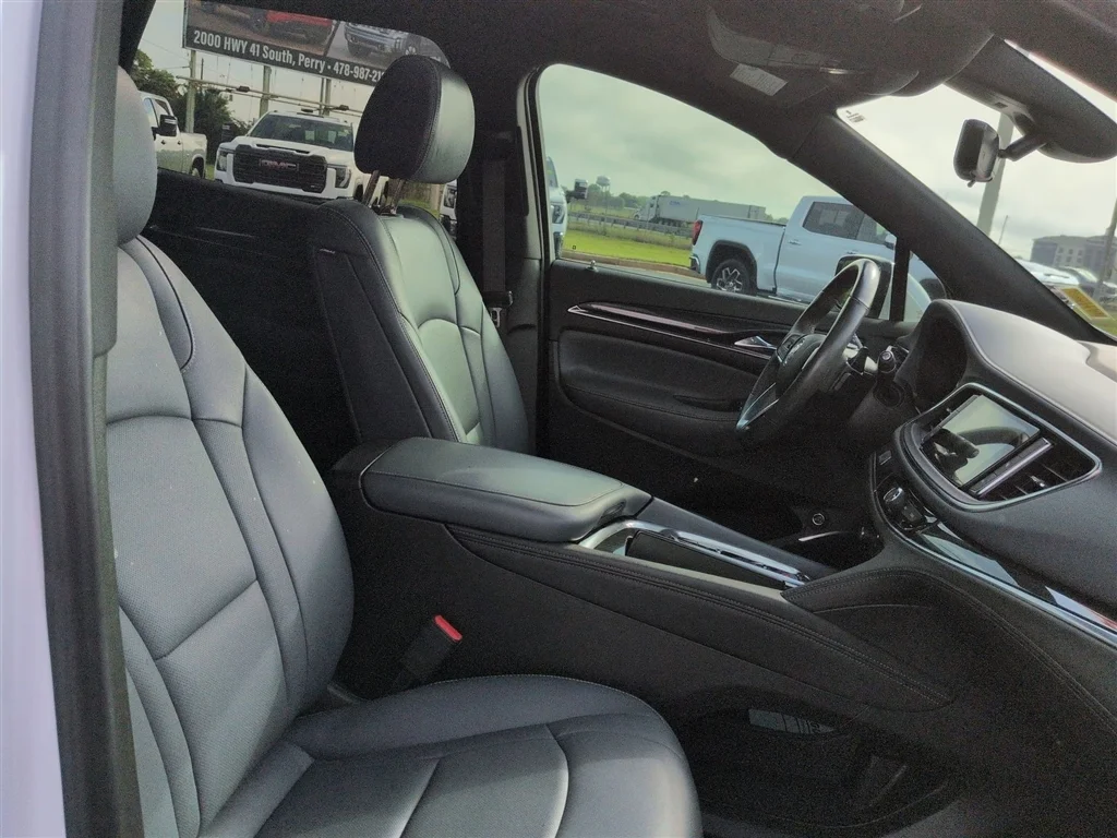 Used 2024 White Frost Tricoat Buick Essence image 29