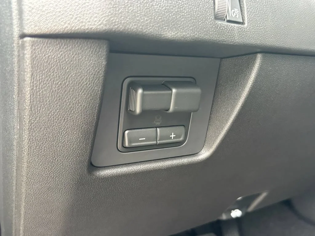 New 2026 Onyx Black GMC Elevation image 25