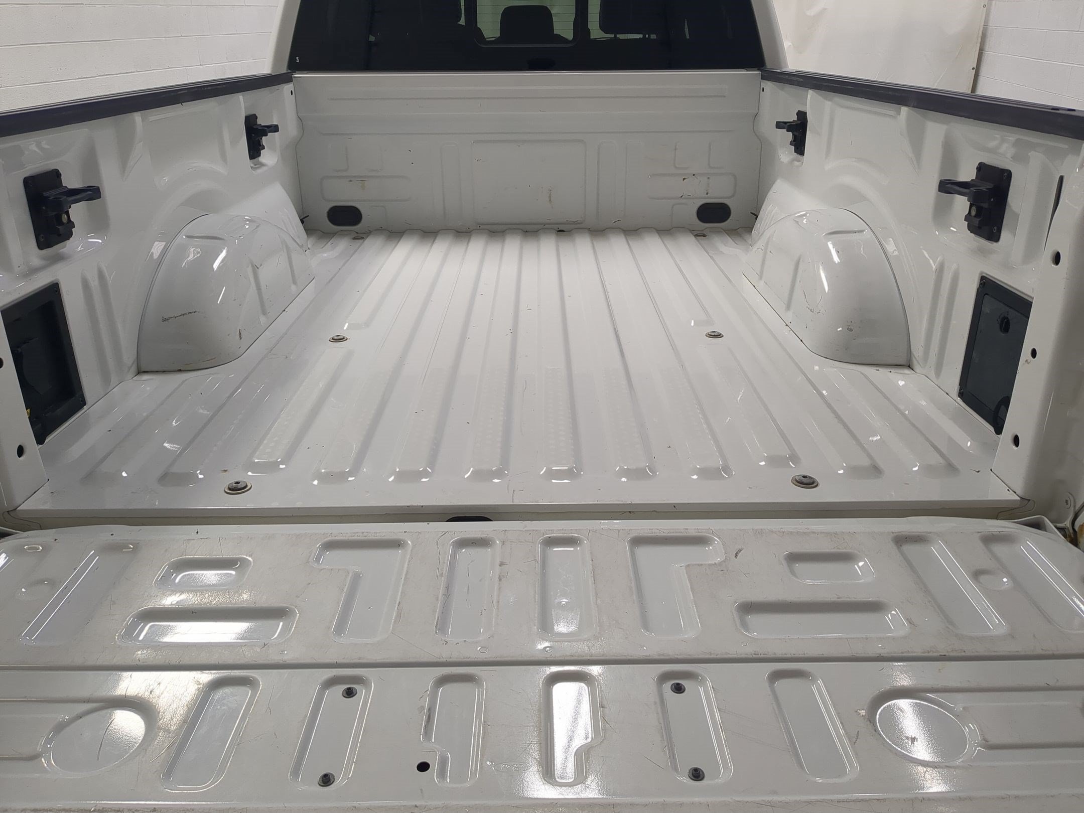 Used 2024 Oxford White Ford LARIAT image 30