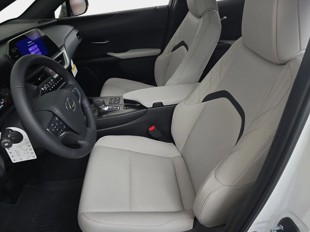New 2026 Ultra White with Obsidian roof Lexus F SPORT DESIGN AWD image 15
