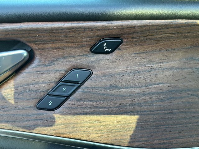 Used 2025  Jeep Summit image 9