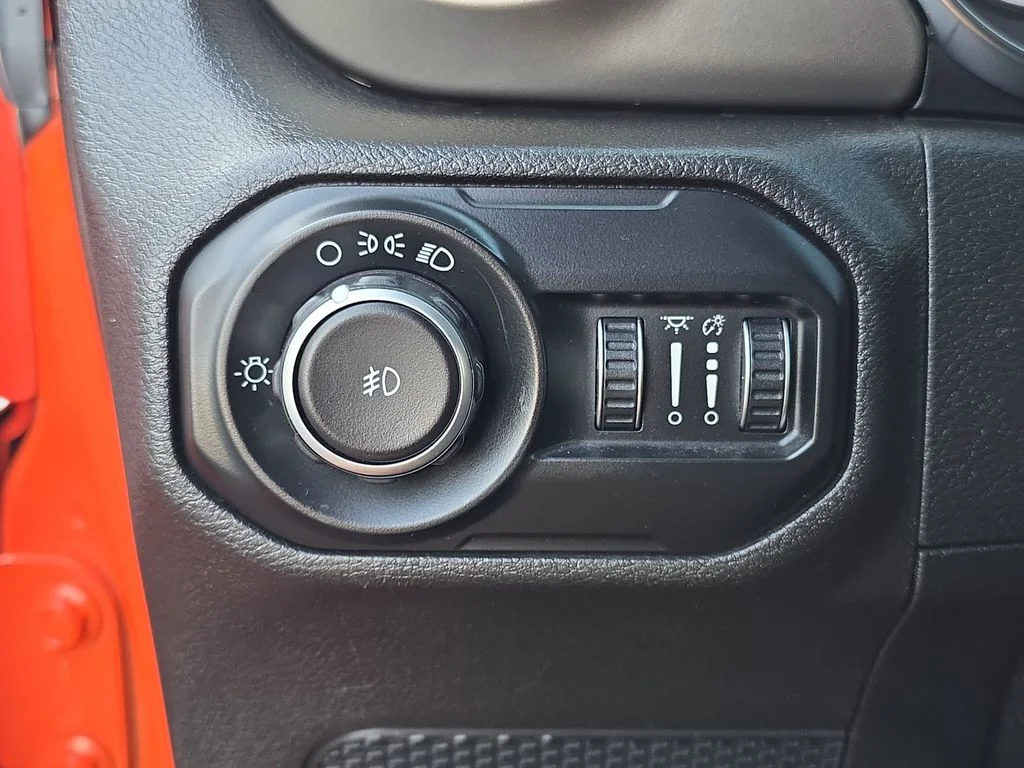 Certified Used 2019 Metallic Jeep Unlimited Sport image 23