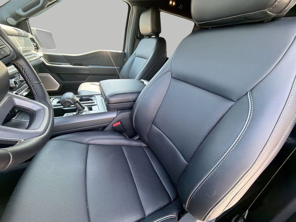 Used 2025 Silver Ford Lariat image 17
