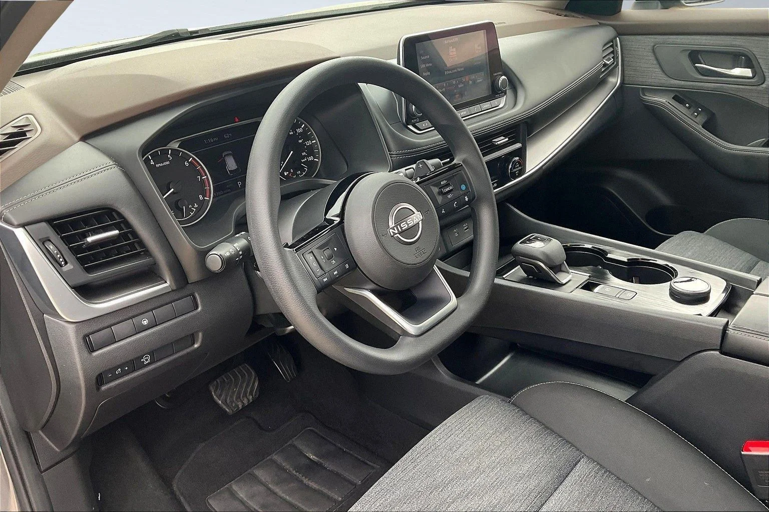 2023 Nissan Rogue SV - Photo 21