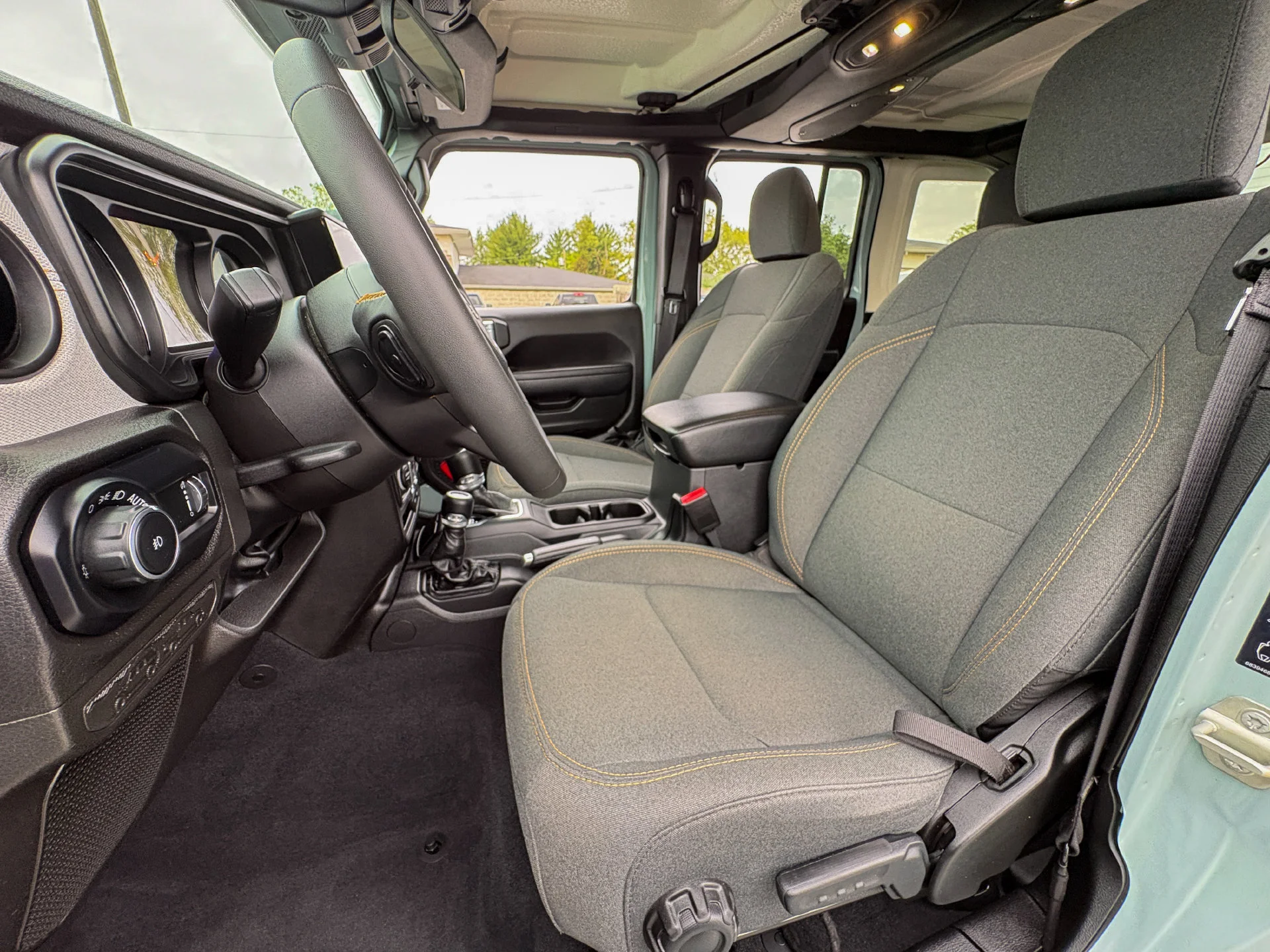 Used 2024 Gray Jeep Sport S image 23
