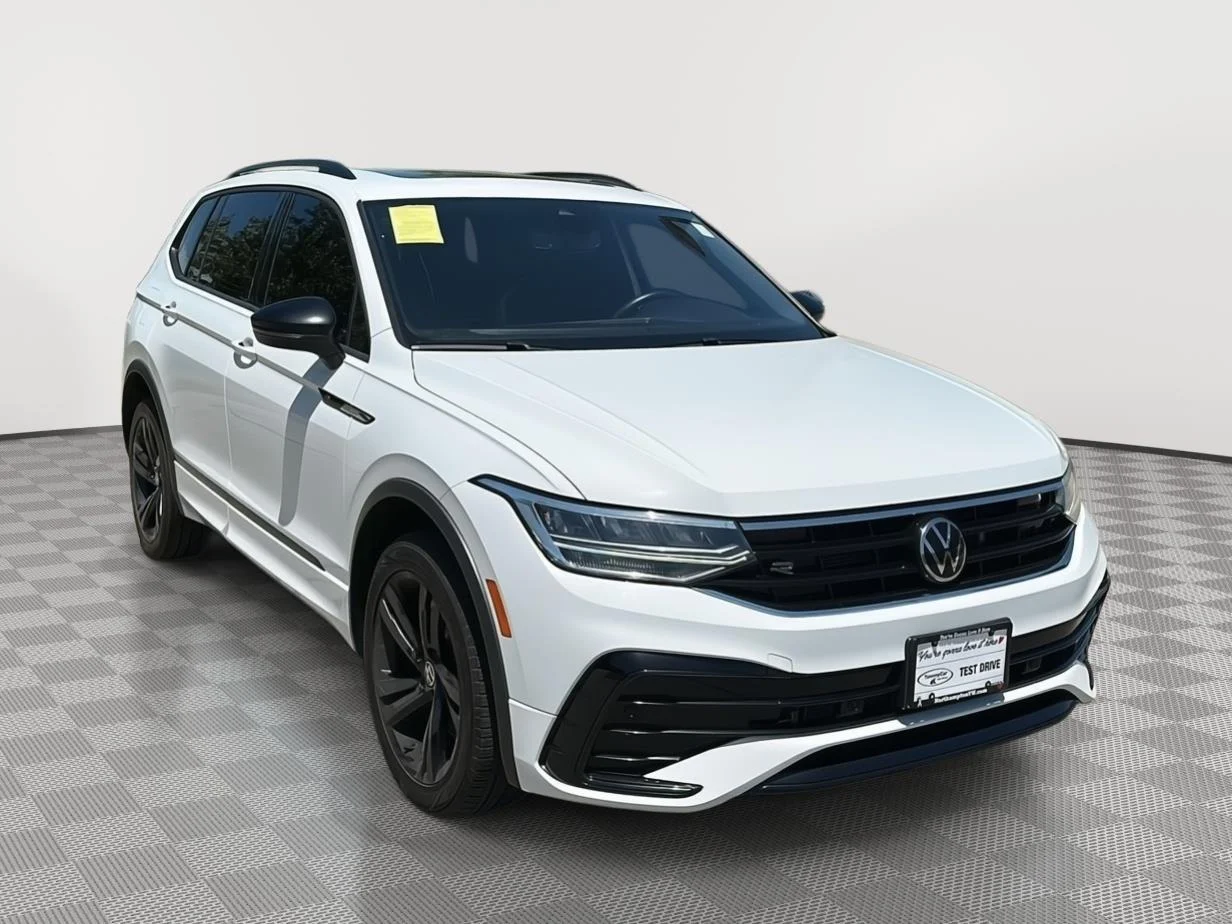 Used 2022 Pure White Volkswagen SE R-Line Black image 3