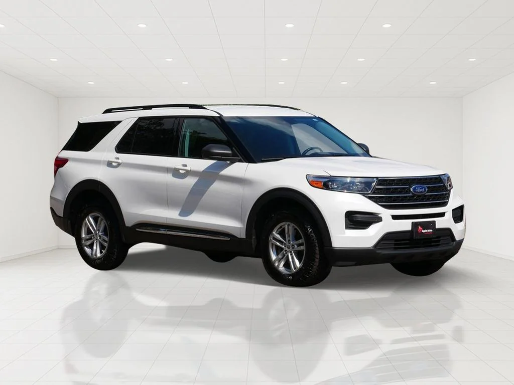 Certified Used 2023 White Ford XLT image 1