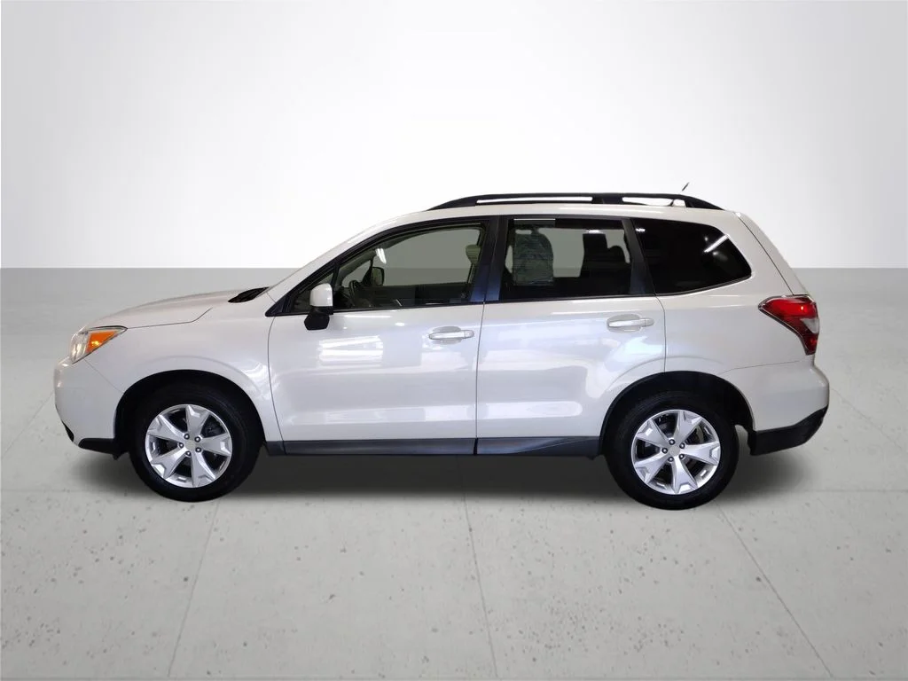 Used 2015 White Subaru 2.5i Premium image 10