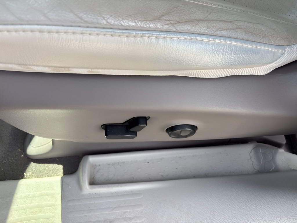 Used 2020 White Chrysler Touring L Plus image 28
