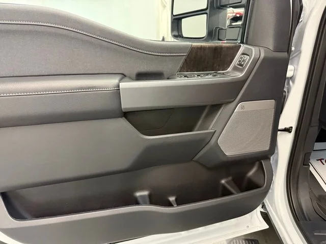 New 2026 Star White Metallic Tri-Coat Ford F-350® Lariat® image 12
