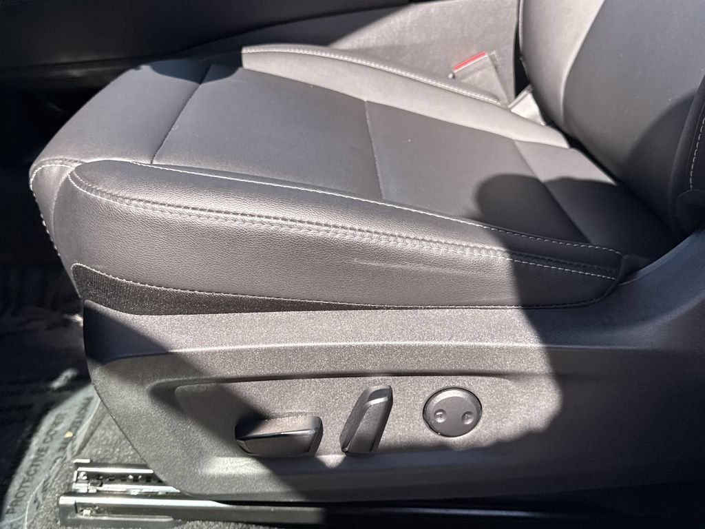 Used 2025 White Nissan SV image 14