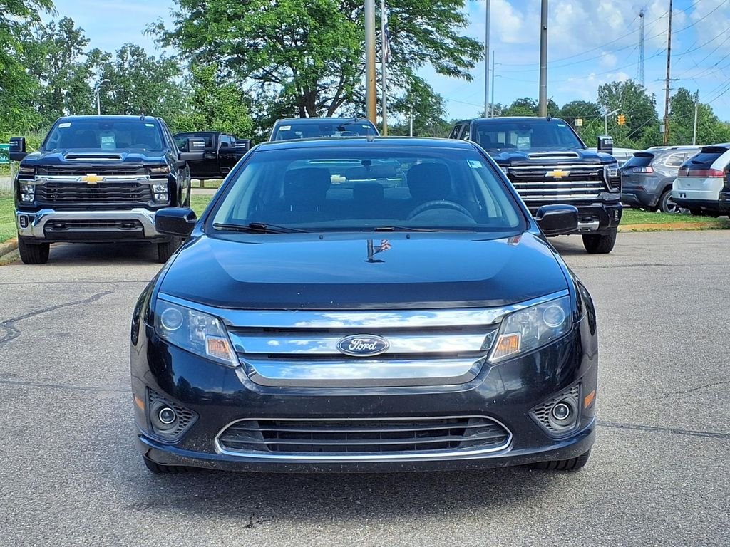 Used 2012 Black Ford SE image 2