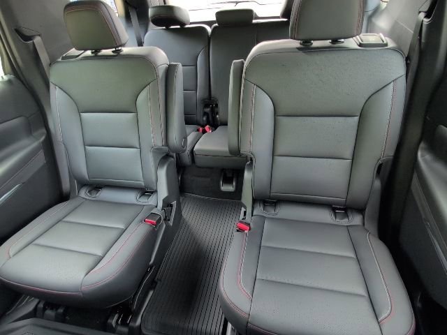 2026 Chevrolet Traverse Z71 - Photo 8