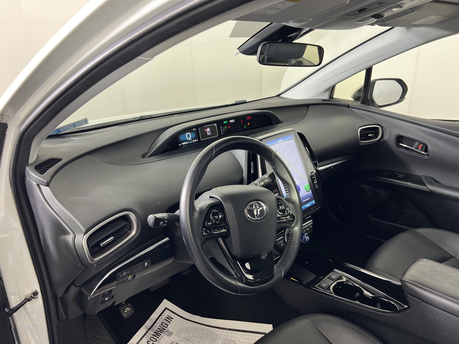 Used 2022 Wind Chill Pearl Toyota XLE image 10