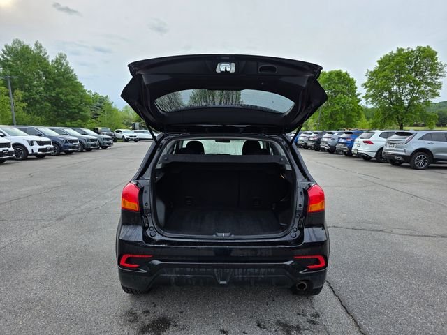 Used 2019 Black Mitsubishi 2.0 SE image 10