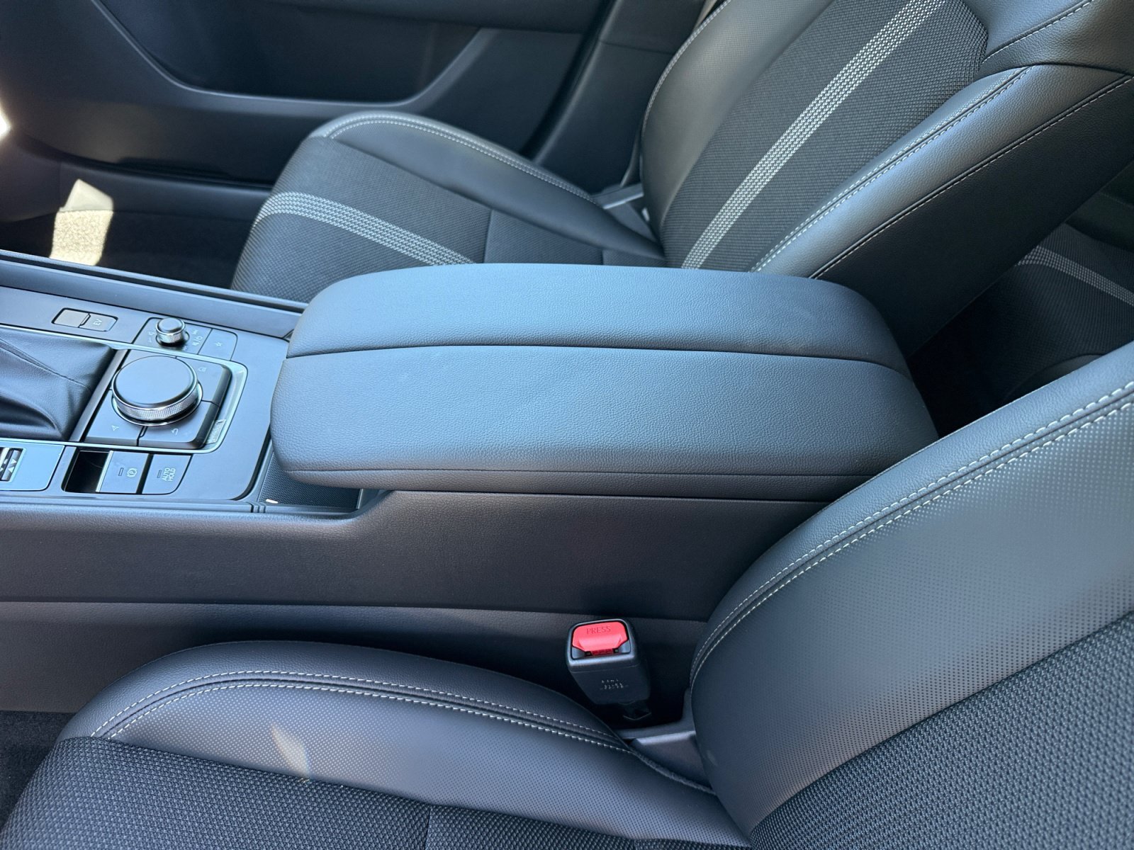 New 2026 Polymetal Gray Metallic Mazda Preferred image 14