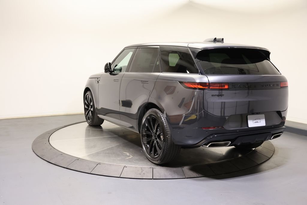 New 2026 Carpathian Grey Land Rover Dynamic SE image 3
