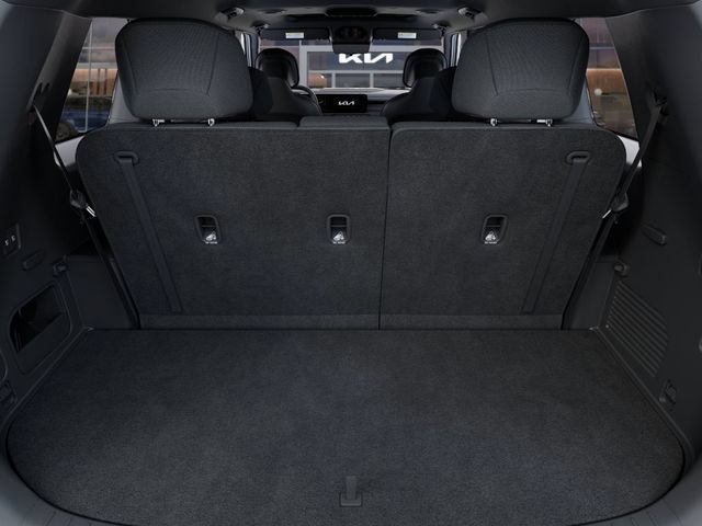 New 2027 Ivory Silver Kia S image 19