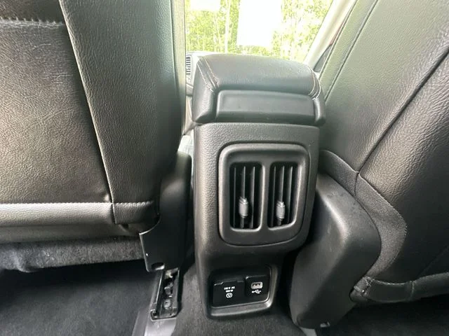 Used 2019 Red Jeep Latitude image 21