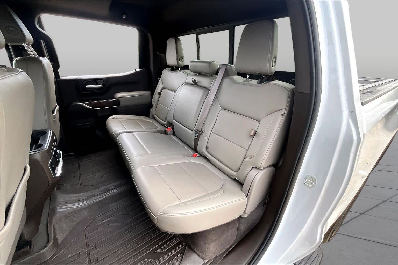 Used 2020 White Frost Tricoat GMC SLT image 21