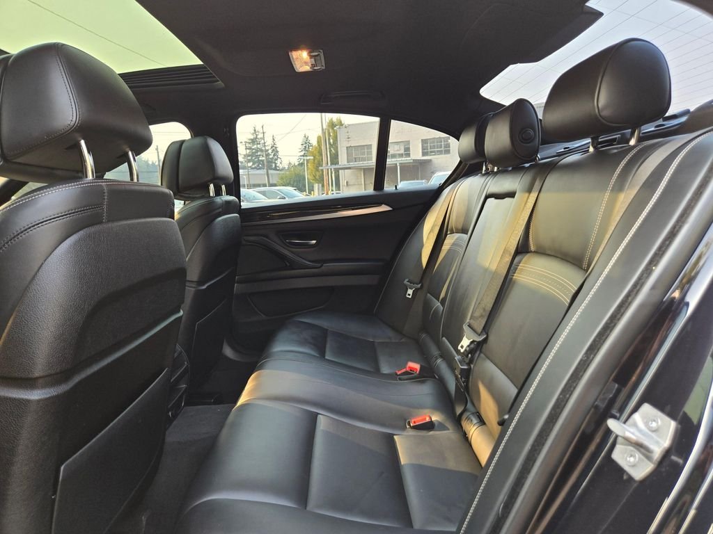 Used 2015 Carbon Black Metallic BMW 550i xDrive image 16