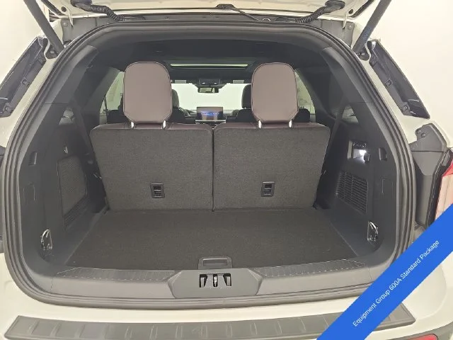 New 2027 Star White Metallic Tri-Coat Ford Platinum™ image 18
