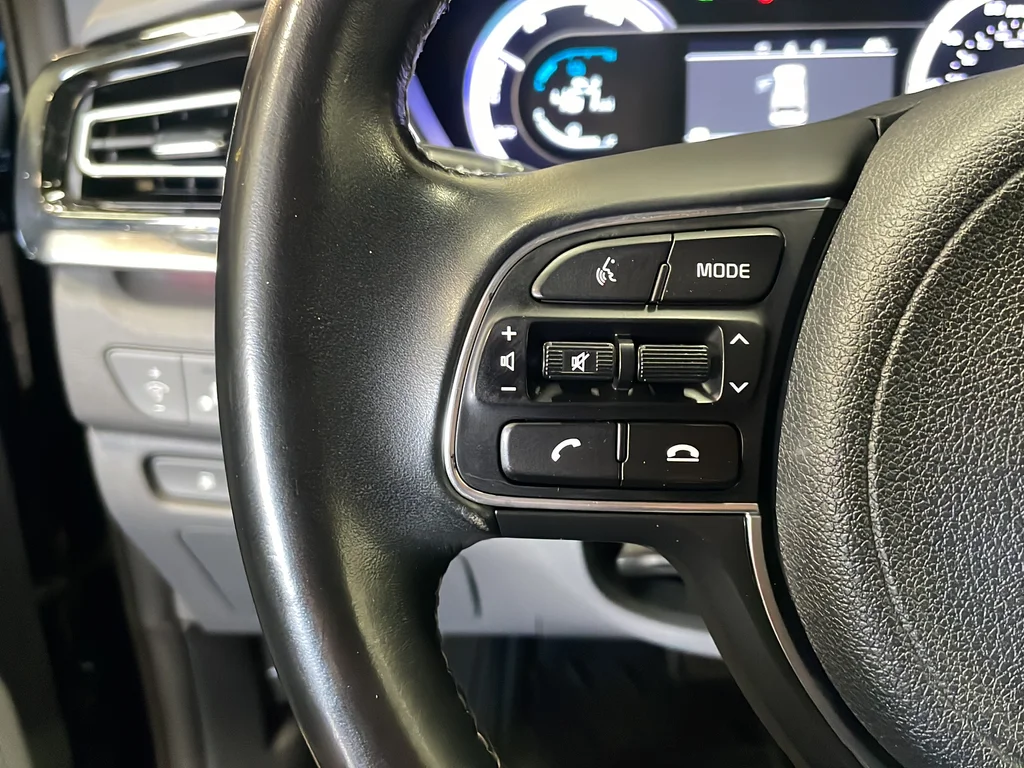 Used 2022 Blue Kia LXS image 15